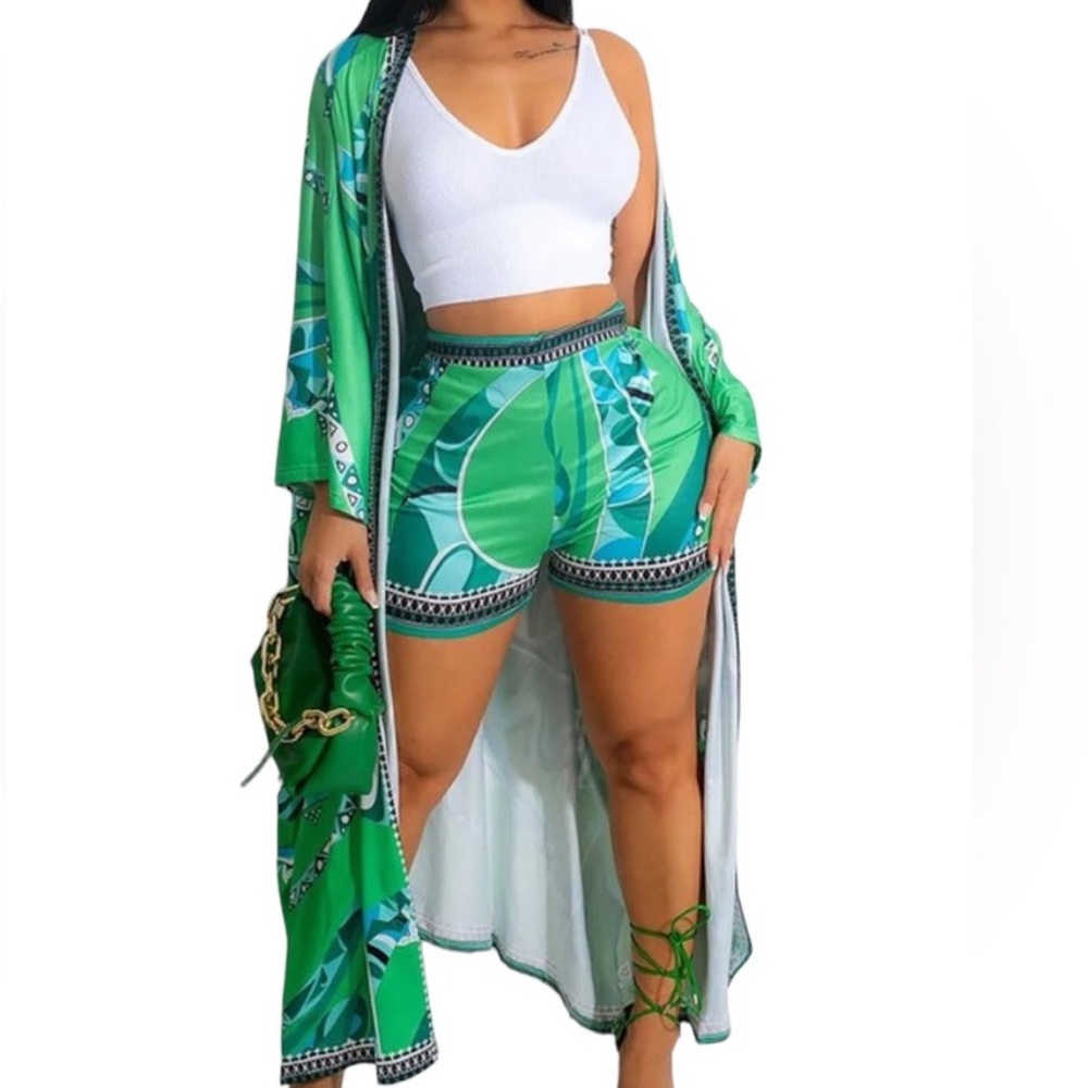 NWOT Set: Green Kimono with Shorts